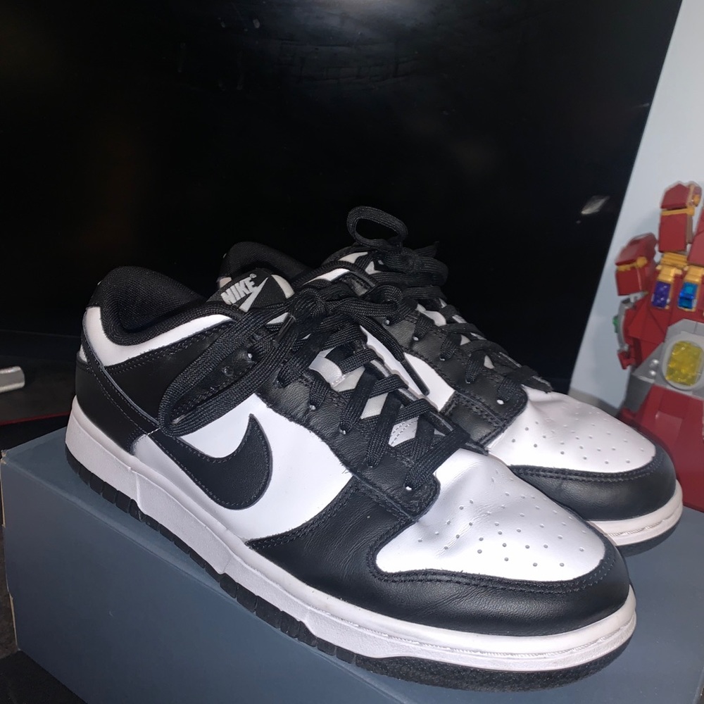 Panda dunk low size 9